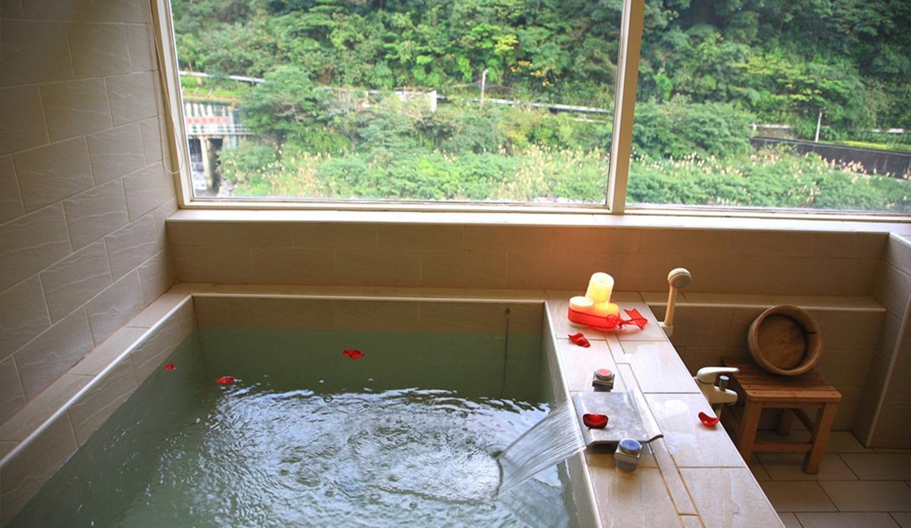Апартаменты Yufuin Hot Spring Улай Экстерьер фото